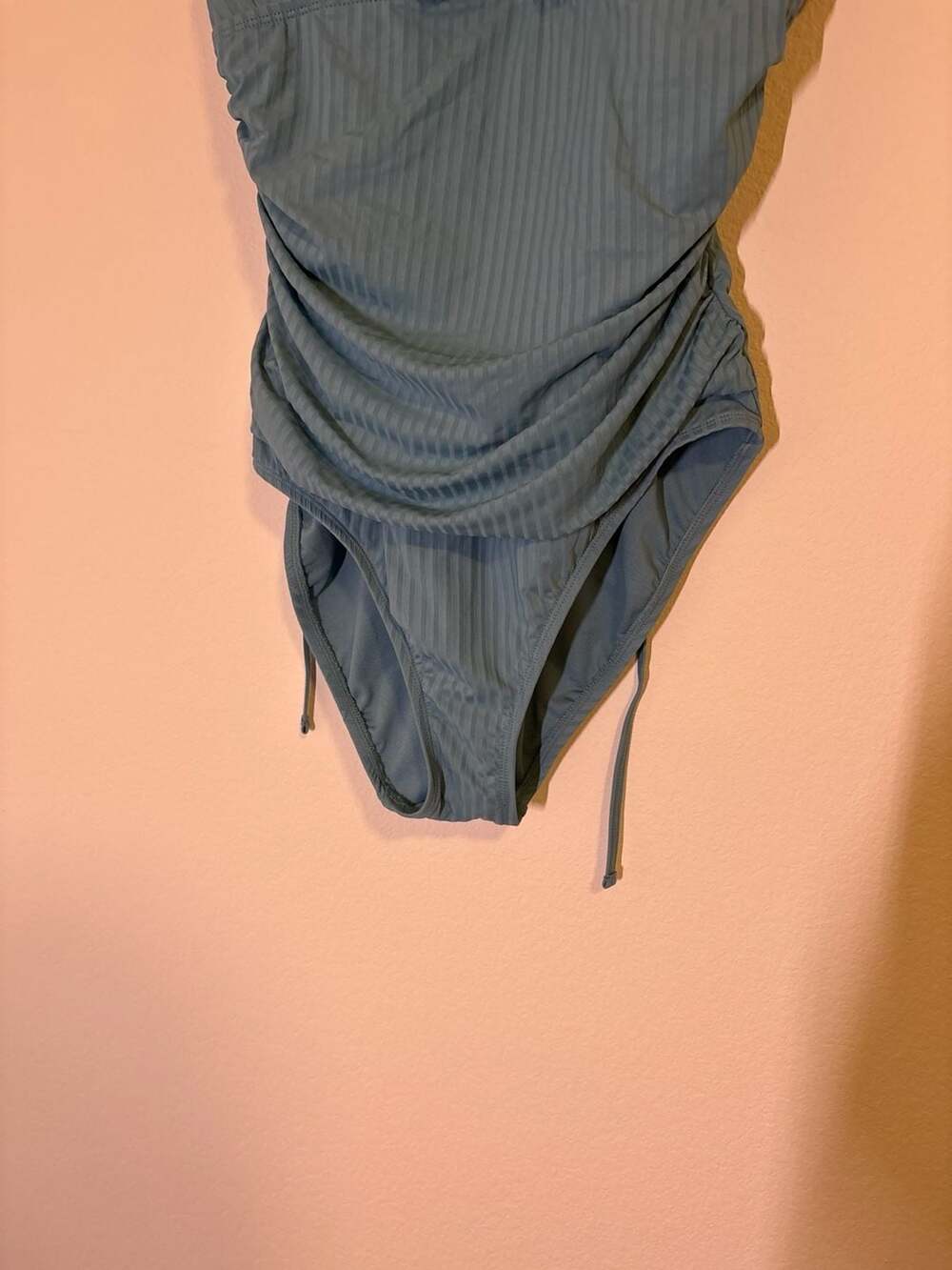 Ellen Tracy Ruffle V-Neck Ribbed One Piece Swimsuit Size 10 - Picture 4 of 7